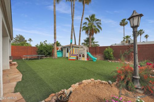 2927 Dartmouth St, Mesa, AZ 85213-6907