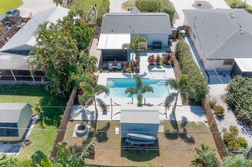 709 99th Ave, Naples, FL 34108-2231