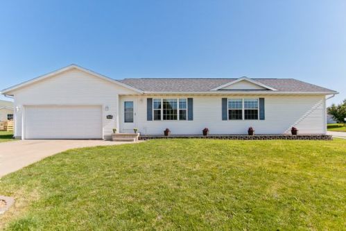 2104 Faith St, Urbana, IA 52345-9120