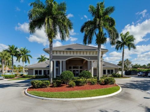 14318 Manchester Dr, Naples FL  34114-8626 exterior