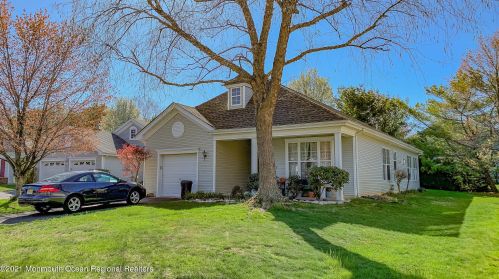 15 Dapplefields Ct, Lakewood, NJ 08701-7528