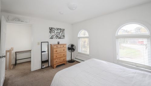 5 Gerry Ave, Newmarket NH  03857-1901 exterior