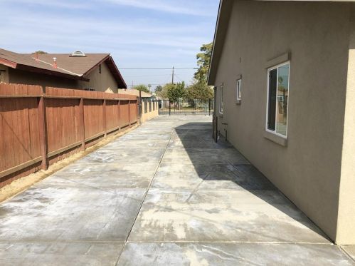 919 Southgate Dr, Bakersfield CA  93304-5150 exterior