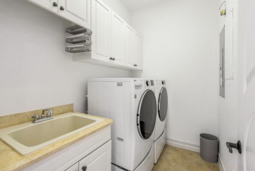 350 Gumbo Limbo Ln, Marco Island FL  34145-1865 exterior