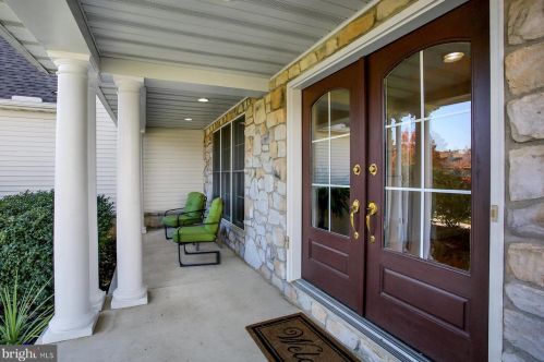 1160 Stone Creek Dr, Hummelstown, PA 17036-6811