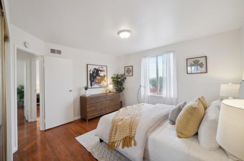 667 Skyline Dr, Daly City CA  94015-4622 exterior