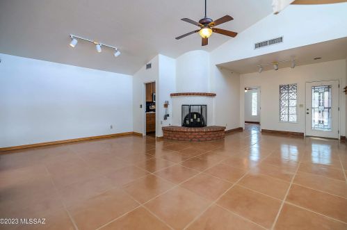 3181 Hill Farm Dr, Tucson, AZ 85712-1342