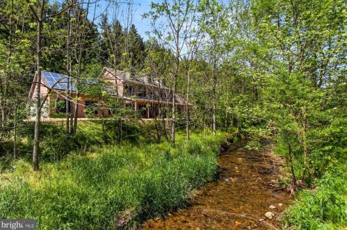 786 Arbor Dr, Red Lion PA  17356-8611 exterior