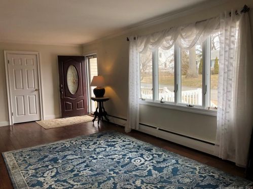107 Fairview St, Milford, CT 06460-4127
