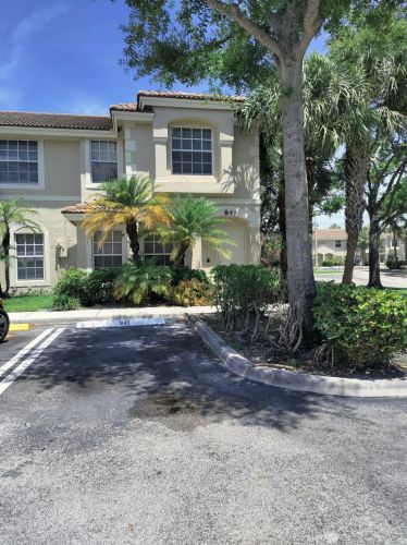 841 Summit Lake Dr, West Palm Beach, FL 33406-9110