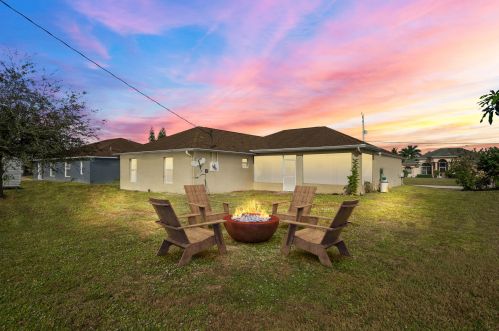 2510 Chestnut Ln, Fort Pierce, FL 34953-2938