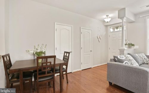 19179 Winmeade Dr, Leesburg VA  20176-6514 exterior