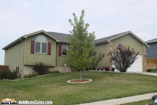 914 10th St, Holland, NE 68372-1408