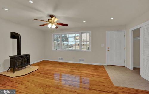 84 Berwyn Pl, Lawrence Township NJ  08648-3604 exterior