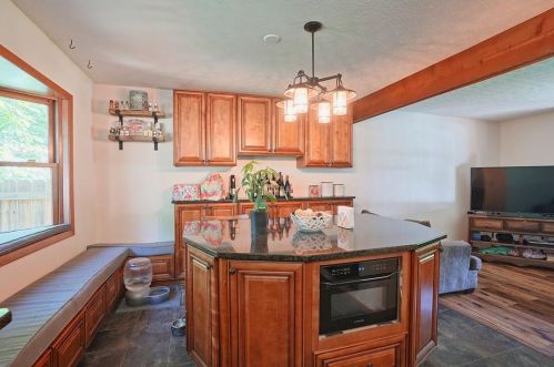 1955 Choctaw Dr, London OH  43140-8733 exterior