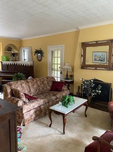 313 Sumner Ave, New Castle, PA 16105-2618