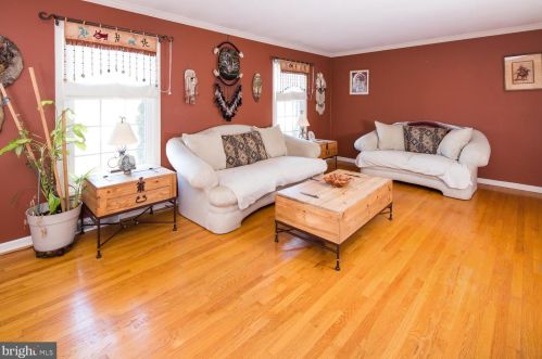 124 Bernice Dr, Bear, DE 19701-2000