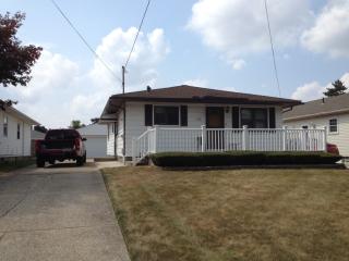 622 Woodstock Rd, Akron, OH 44312-2325