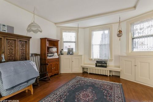 26 Hawthorne Ave, Rye Brook NY  10573-2927 exterior