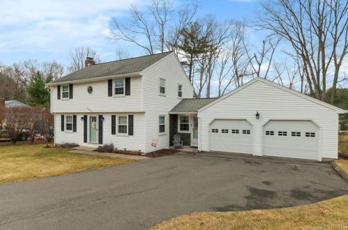 131 Ferraro Dr, Bristol, CT 06010-2695