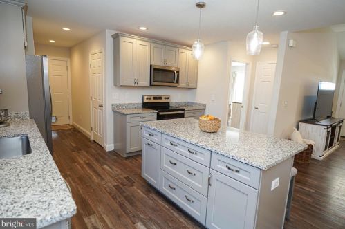 2 Highland Dr, Seaford DE  19973-4827 exterior