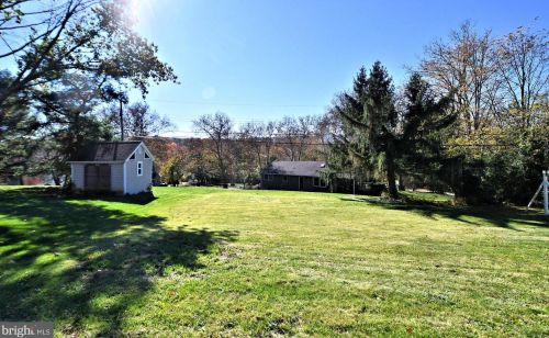 1472 Timberline Dr, Pottstown PA  19465-7234 exterior