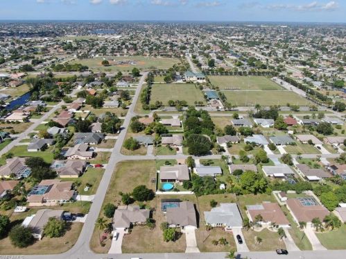 4032 2nd Ave, Cape Coral, FL 33904-8414