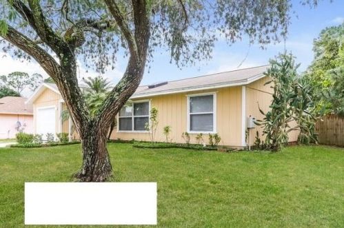 774 Duxbury Ave, Fort Pierce, FL 34983-2430