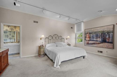 19 Chesley Rd, White Plains NY  10605-4511 exterior