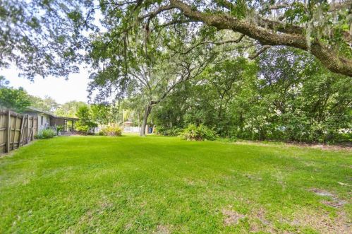 820 Crenshaw Lake Rd, Lutz FL  33548-8129 exterior