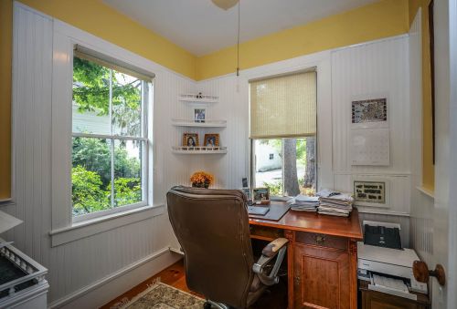 7 Carriage Rd, Amherst NH  03031-2933 exterior