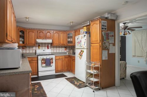 48 Medley Ln, Willingboro, NJ 08046-3123