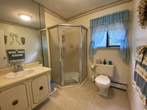 18 Stonehurst Ln, Huntington Station NY  11746-7932 exterior