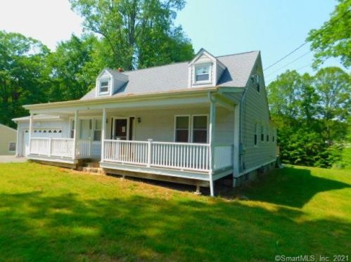 60 Lillian Dr, Bridgeport, CT 06611-3749