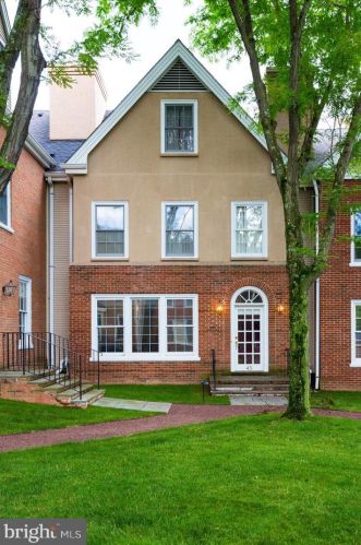 45 Governors Ln, Princeton, NJ 08540-3670