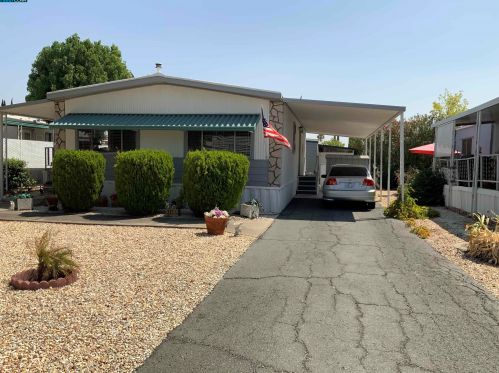 143 Maui Dr, West Pittsburg, CA 94565-5422