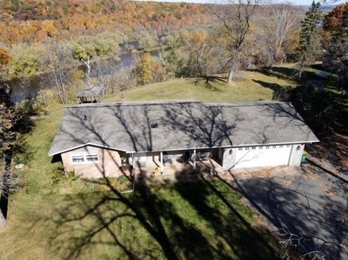 419 Ridge Rd, East Farmington, WI 54020-8050