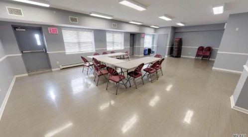 260 Beach 81st St, Far Rockaway, NY 11693-1901