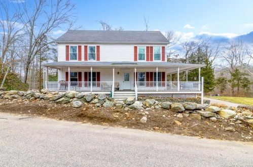 28 Way Hill Rd, Waterford, CT 06385-4014
