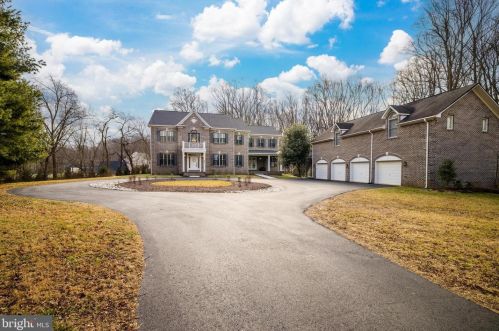 447 Springvale Rd, Great Falls, VA 22066-3425