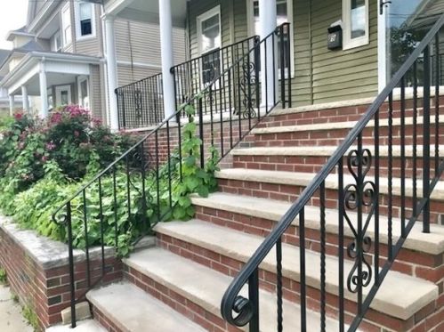 9 Sherman St, Everett, MA 02149-2924