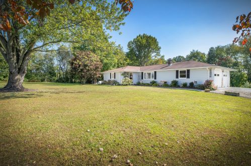 15936 Wooster Rd, Mount Vernon OH  43050-9764 exterior