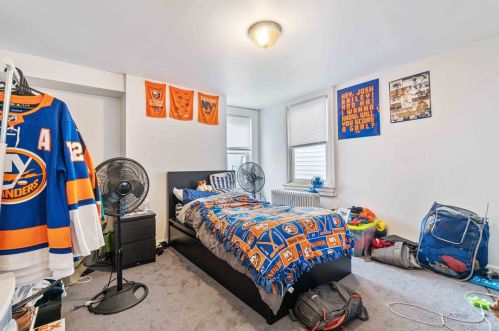 1815 Fox Way, Pittsburgh PA  15203-1731 exterior