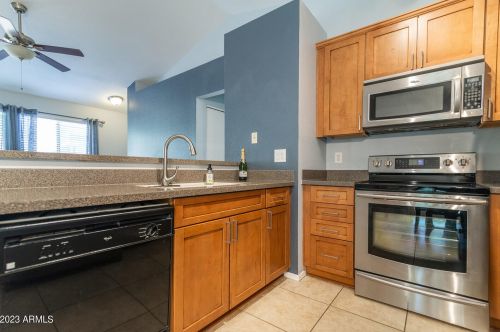 3036 Bluefield Ave, Phoenix AZ 85053-1125 exterior