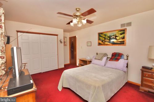 2503 Pennsylvania Ave, West Deptford NJ  08096-4753 exterior