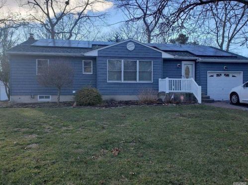 182 Harrison Ave, Miller Place, NY 11764-3105