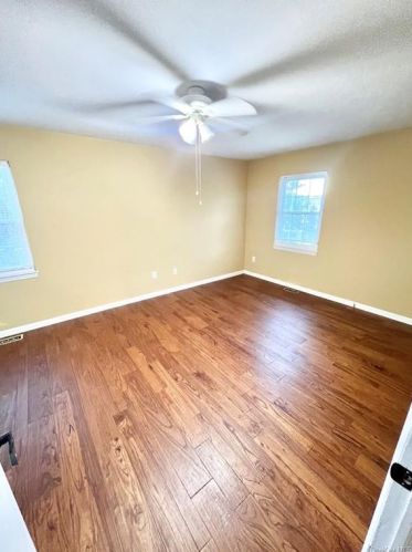 33 Homestead Village Dr, Warwick NY  10990-4211 exterior