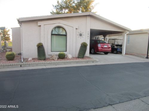1967 Waterview Dr, Chandler, AZ 85249-4041