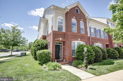 19487 Promenade Dr, Leesburg, VA 20176-6542