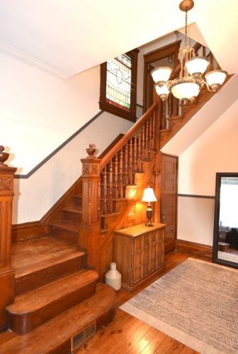 36 Hawthorne Ave, Pittsburgh PA  15205-4512 exterior